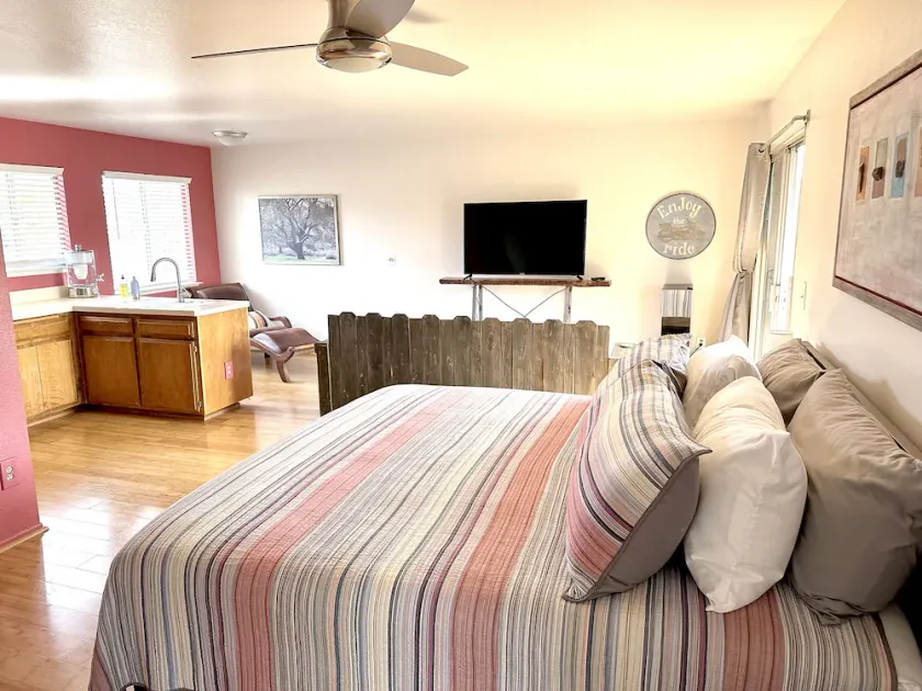 Sweet King Retreat in Downtown Los Olivos - Image 1