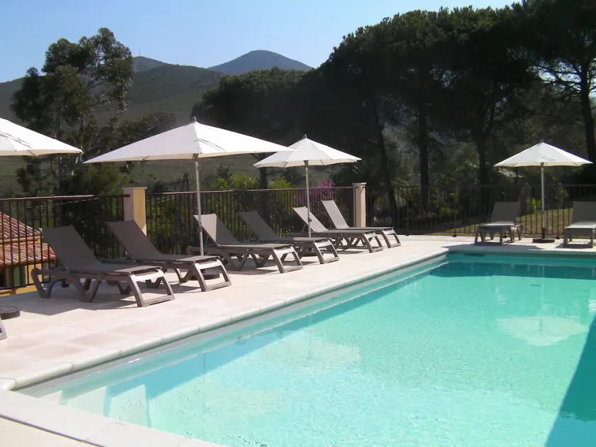 Appart opvarmet swimmingpool, Wifi, aircondition, TV-flod 1 min og strand 5 min - Image 1