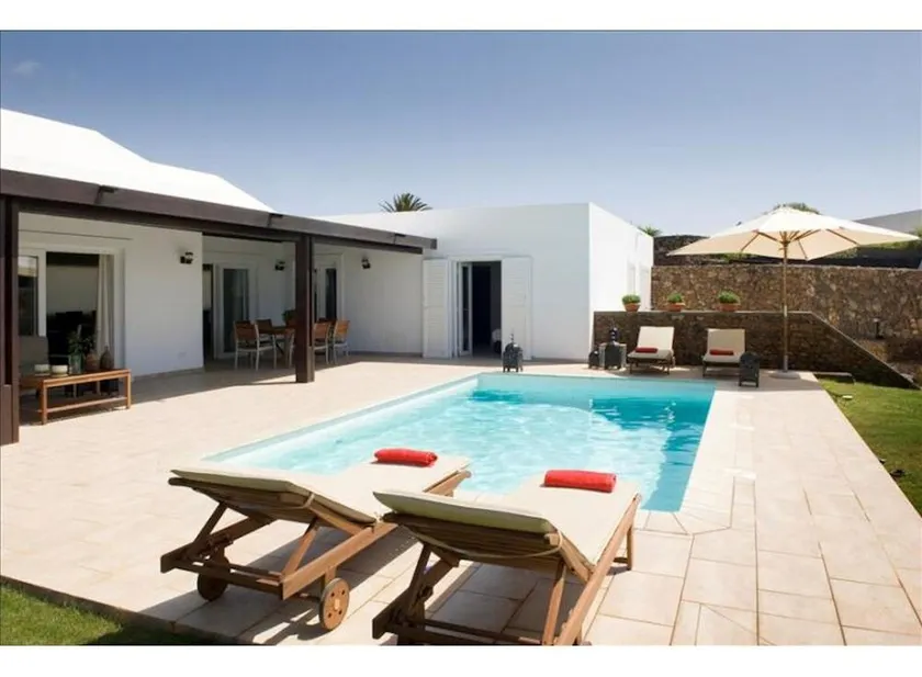 Villa Janubio - A beautiful 4 bedroom Villa - A Short Walk To Puerto Del Carmen - Image 1