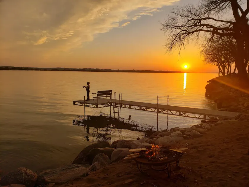 Big Stone Lake Cabin Rental - Dock Fishing, Beach, Kayaks, Firepit, Views! - Image 1