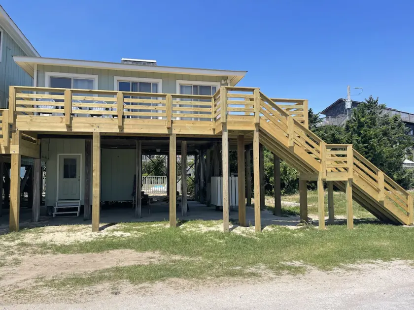 Semi-Oceanfront Beach Cottage I. Zugang zu Geschäften und Restaurants über die Straße - Image 1