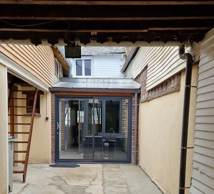 Maison Pour Famille en Ville Proche de la Nature - Image 1
