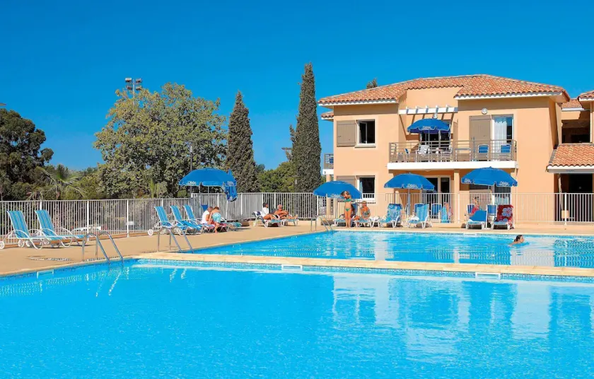 Vacances Près de la Mer | Accès 2 Piscines + Coin Fitness! - Image 1