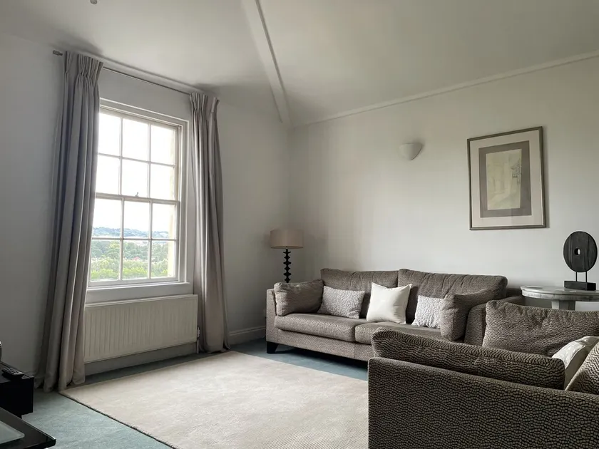 Charming Sunny Mews Cottage Relax in Comfort and Style Great Views - Image 1