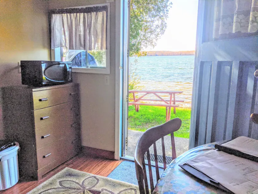 Lakeview Scenic Cabin sleep 4 - Image 1