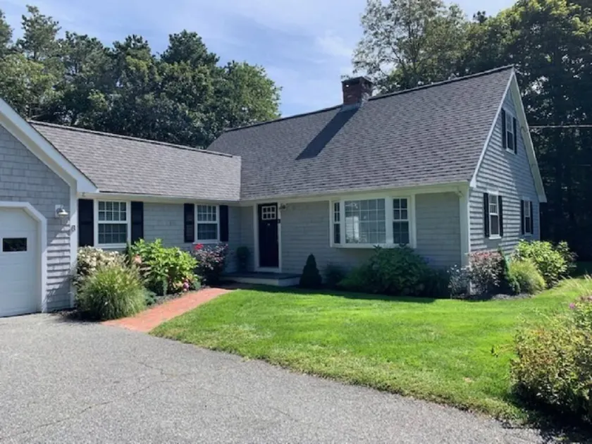 Splendida e spaziosa 3BR / 3BA in Cotuit, 12 posti letto - 1 miglio dalla spiaggia - Image 1