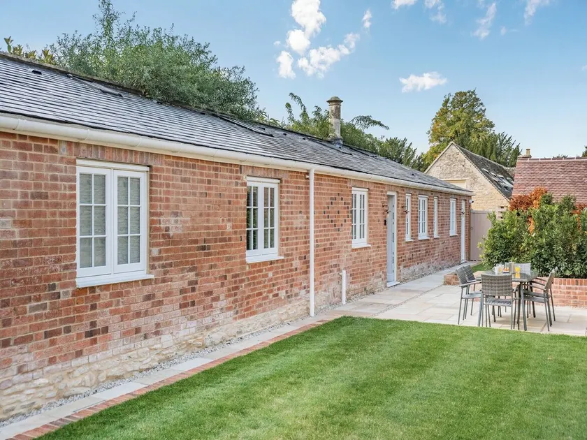 3 bedroom accommodation in Hatherop, near Cirencester - Image 1