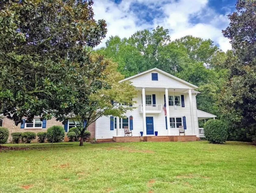 Alec Mountain Retreat-w/ fresh blueberries for the picking & a dream kitchen! - Image 1