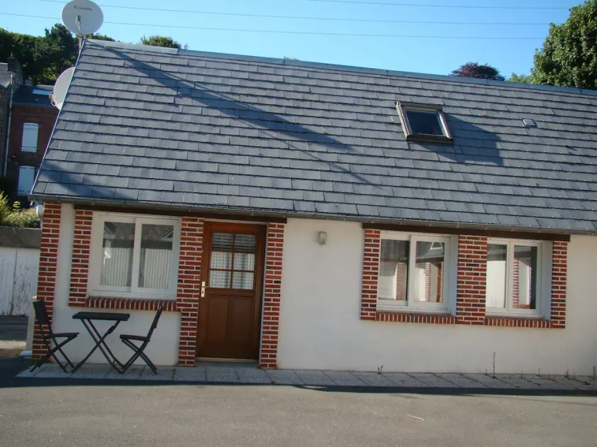 Etretat House close to the center with parking 10 minutes from the beach - Image 1