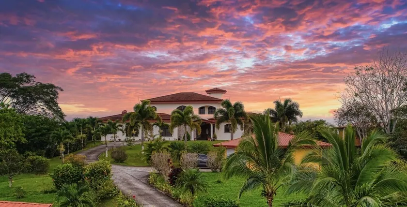 Bella Vista Private Resort, Weddings, Pickleball retreats,10 bedrooms Sleeps 28, - Image 1