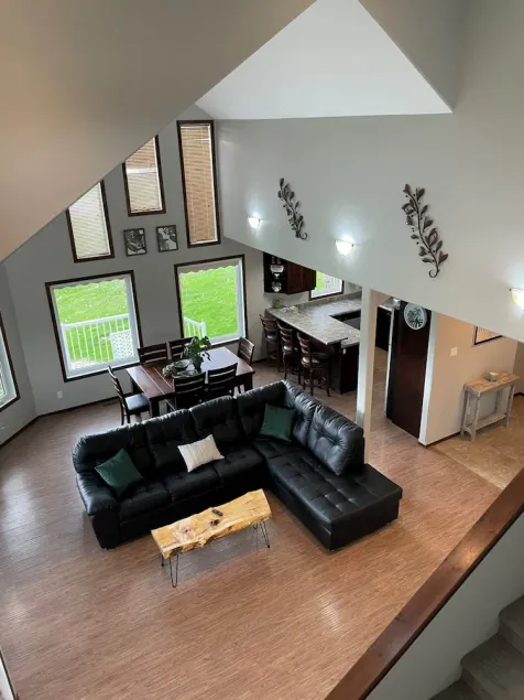 Pelican Lake Fish & Golf Get-Away, Beautiful Pleasant Valley Home - Image 1