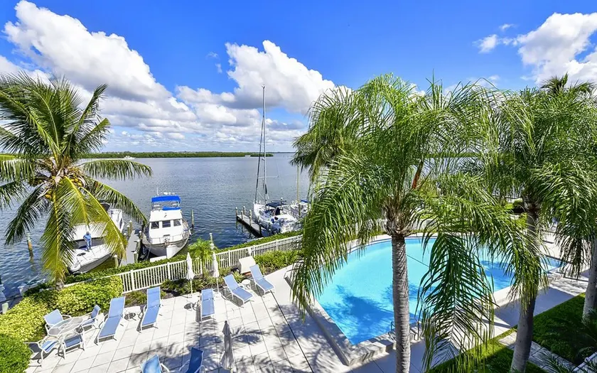 Beautiful bayfront view! December 2026 dates available now! - Image 1