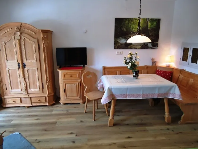 Cozy vacation apartment Reitmeier im Winkl with balcony - Image 1