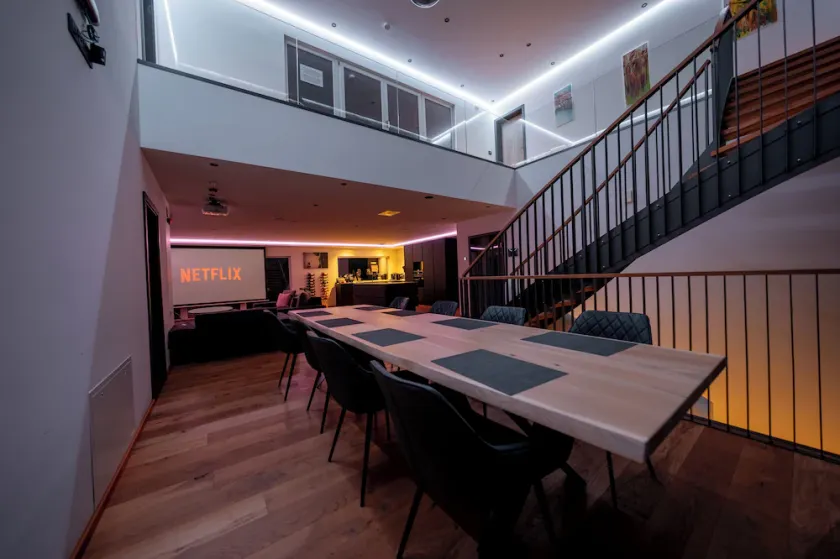 Moderne Villa mit Whirlpool und Heimkino - Image 1