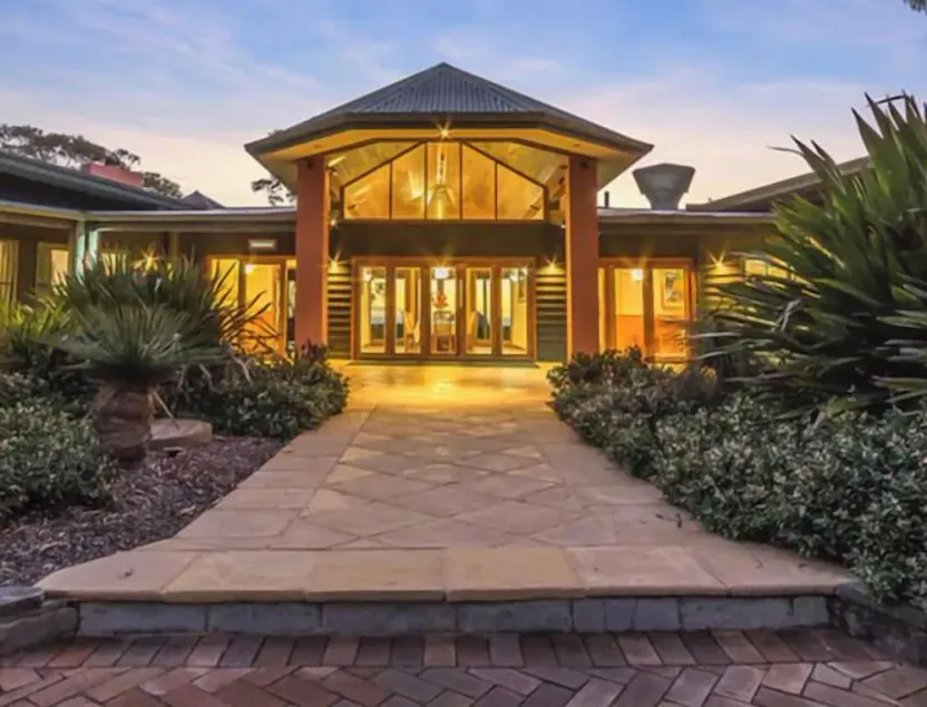Luxury Biram Lodge Bush Retreat  - Image 1
