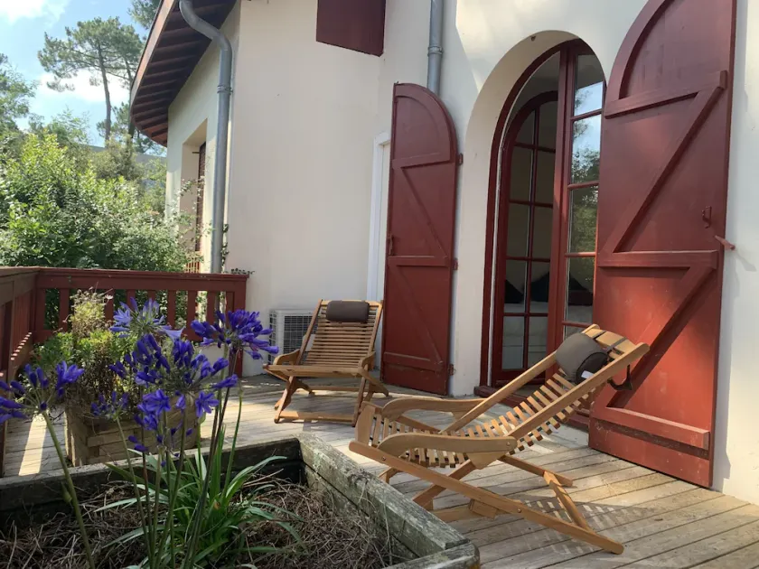 2 bedrooms, 2 bathrooms appartement with terrace and balcony, close to beaches - Image 1