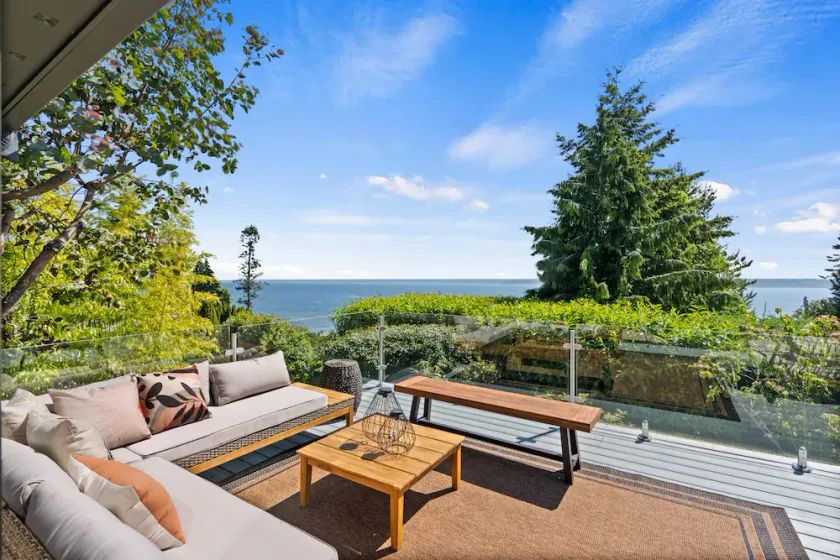 Sunrise Oasis, Water View, Family & Dog friendly - Image 1