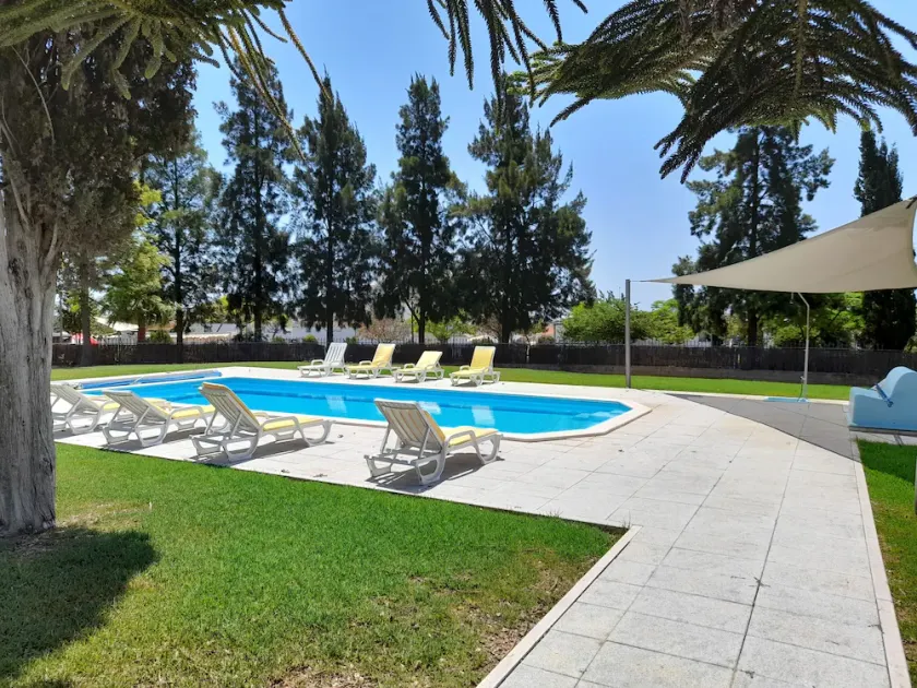 4 bedroom villa with private pool and garden in the center of Tavira - Image 1