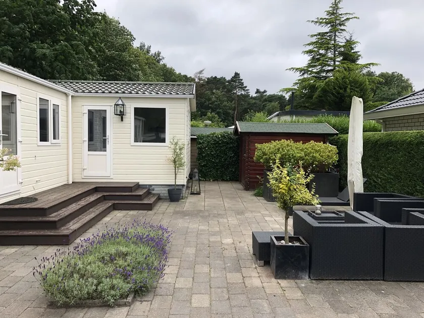 Chalet with garden in The Hague / Wassenaar in a well-kept campsite - Image 1