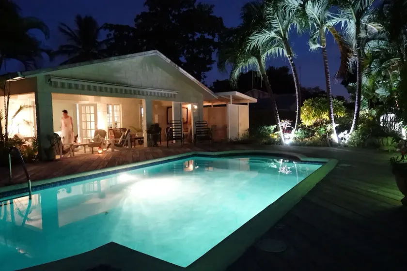 Luxury Private Villa m / adgang til stranden, privat have & Generous Pool - Image 1