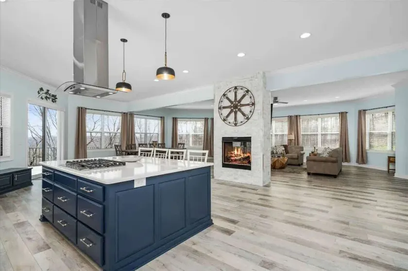 Stunning Lakefront Home w/ Deck & Game Room - Image 1