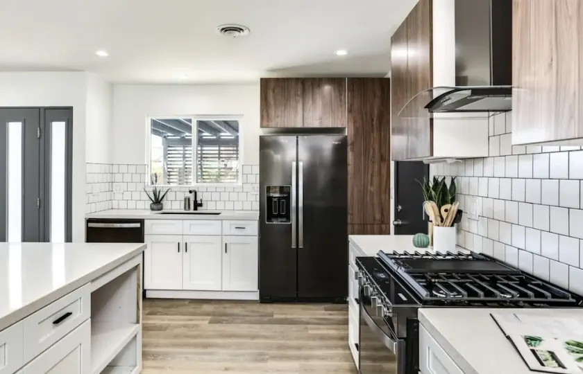 Newly HGTV designed Mid Century Dream Home with private pool - Image 1