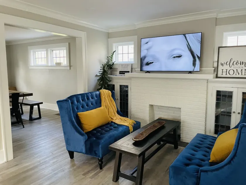 NEWLY RENOVATED home walking distance from<br>Strong Memorial Hospital - Image 1