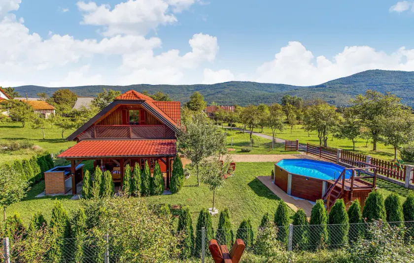 Gorgeous Home In Licko Lesce - Image 1