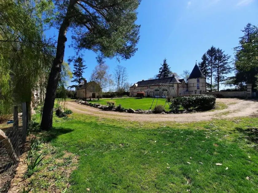 A dream holiday in the heart of nature in a historic setting - Image 1