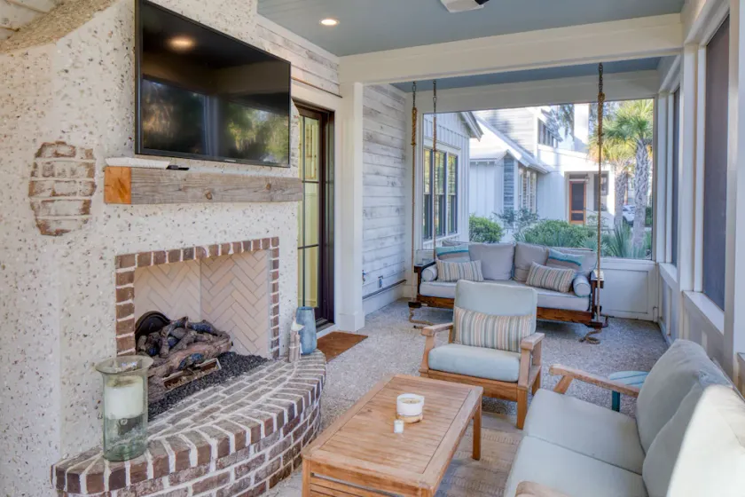 Dreamy Cottage w/ Outdoor fireplace on Porch - Image 1