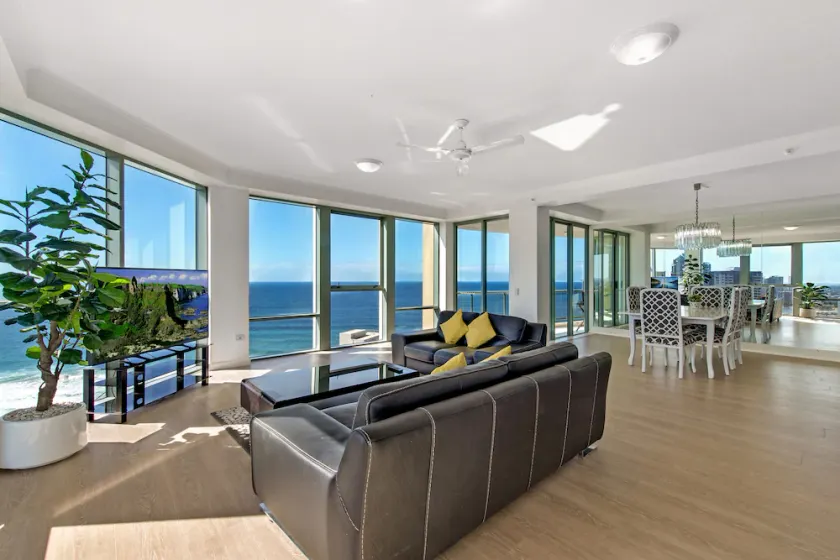 Surfers Paradise Ocean Prestige Luxury Vacation Apartment - Image 1