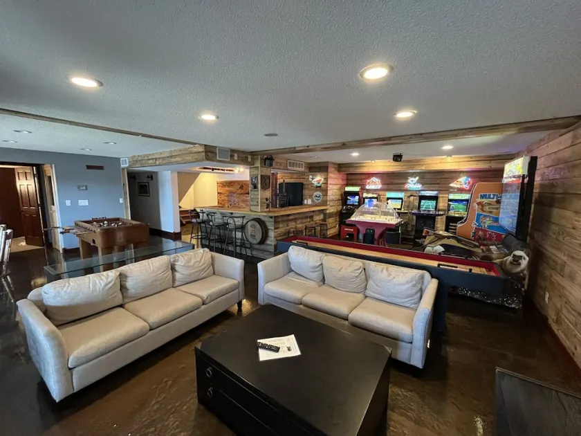 Massive Lakefront Cabin in Pillsbury Forest - Image 1