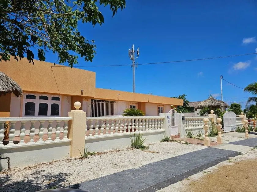 Maria Mulata Apartments - Image 1