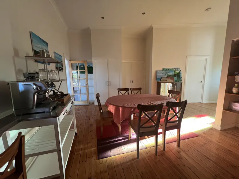 Katz Retreat, interactive farm stay - Image 1