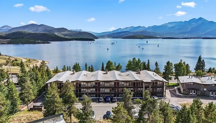 Lakefront Condo de luxe - vue lac et montagne, sans fumée - Image 1