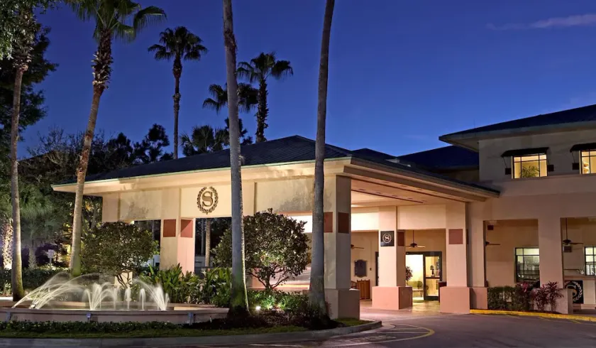 Sheraton Vistana Resort 1br suite, Friday check-in - Image 1