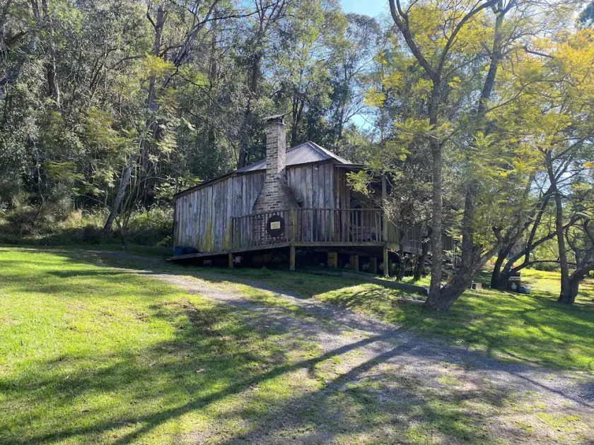 Jacaranda Cottage @ Hidden Valley Retreat Cottages - Image 1