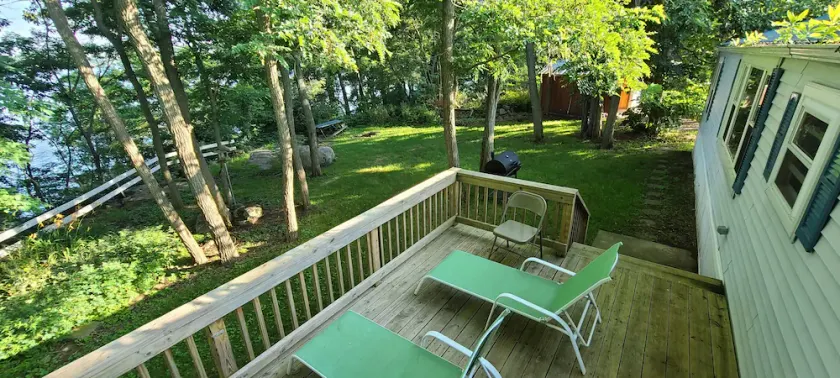 Enjoy PRIVACY and comfort for the whole family above the shores of Black Lake! - Image 1
