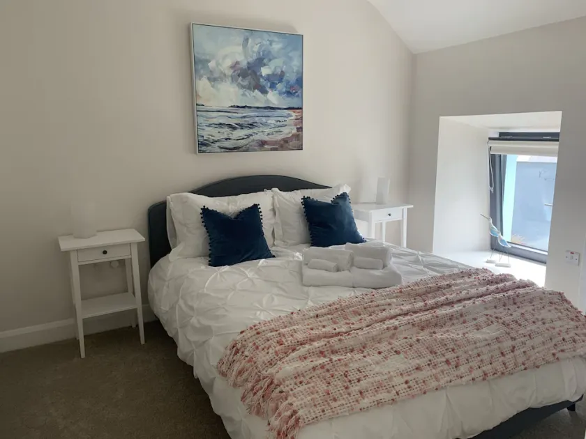 Farm House - Sleeps 7 - Garden - Parking - Image 1