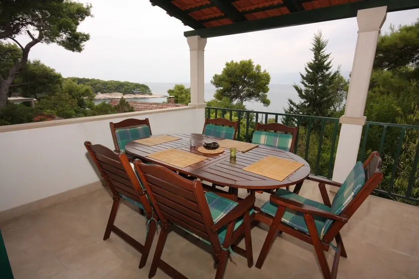 Three bedroom apartment near beach Splitska, Brač (A-2865-a) - Image 1