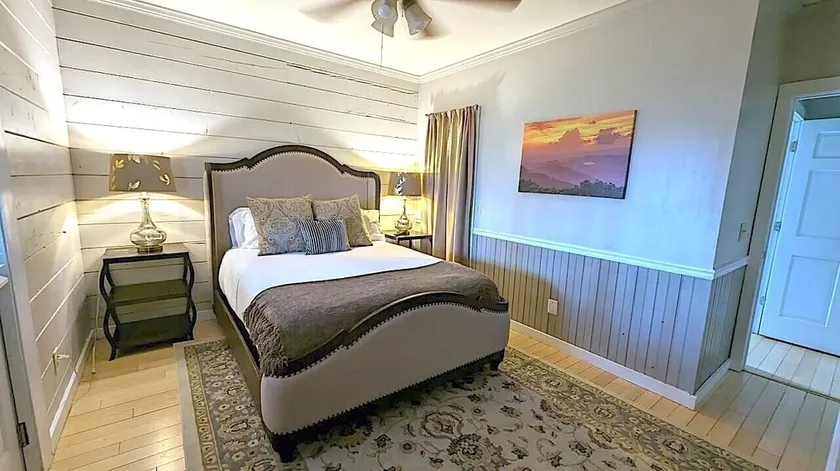 Standard Guest Room (Main) - Barefoot Hills - North Georgia Mountains - Image 1