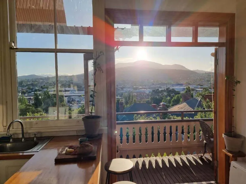 Historic Home close to CBD 3Brm with views - Image 1