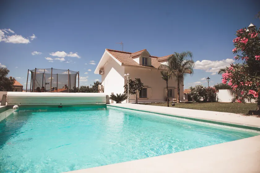 Maison avec piscine fantastique et superbes vues près de la plage - Image 1