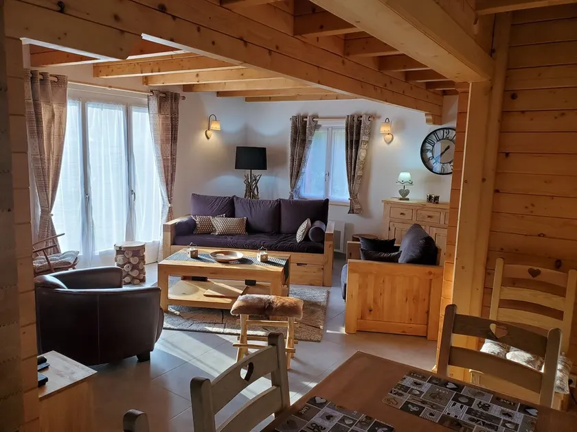 Chalet in a quiet location (5mn Gérardmer), 2000m2 nature plot in a small hamlet  - Image 1