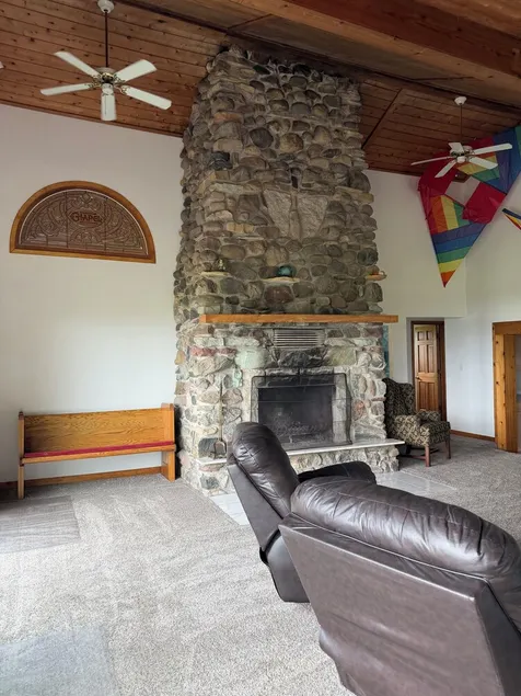 Private Lake Lodge for a Great Getaway - Image 1