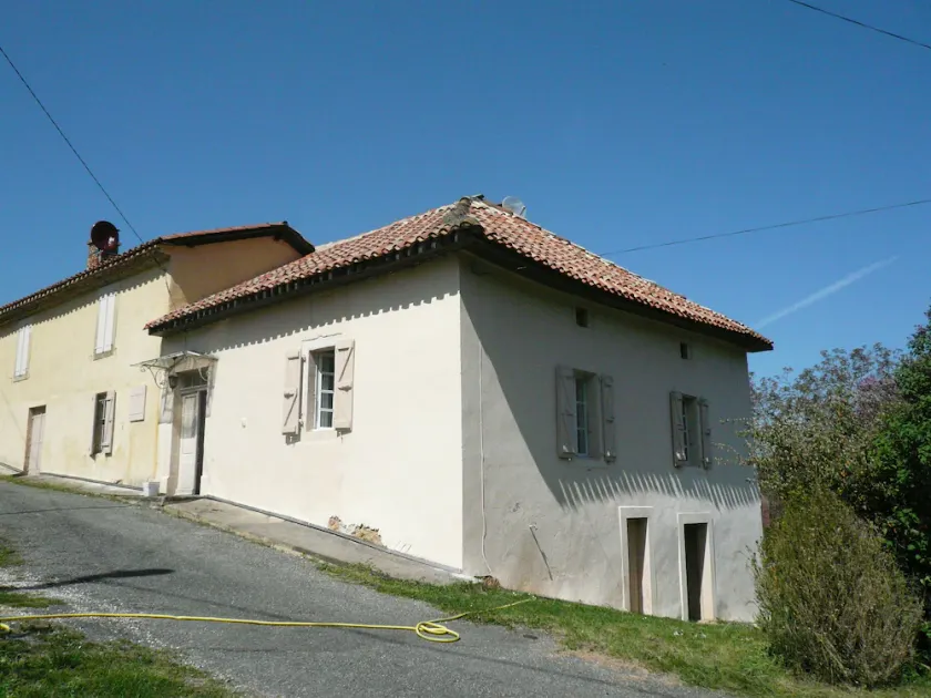 A farm of 1802 in the small Pyrenees - Image 1