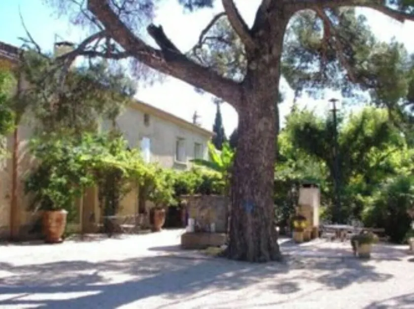 Appartement de caractère dans un mas provençal - Image 1