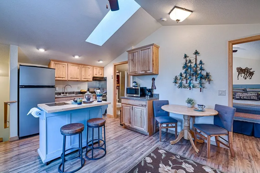Sancho's Casita: Cozy Studio with Full Kitchen, 15 Minutes to Wolf Creek, 10 Minutes to Hot Springs - Image 1