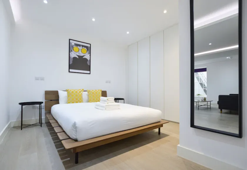 Soho 22 Serviced Apartments - Image 1