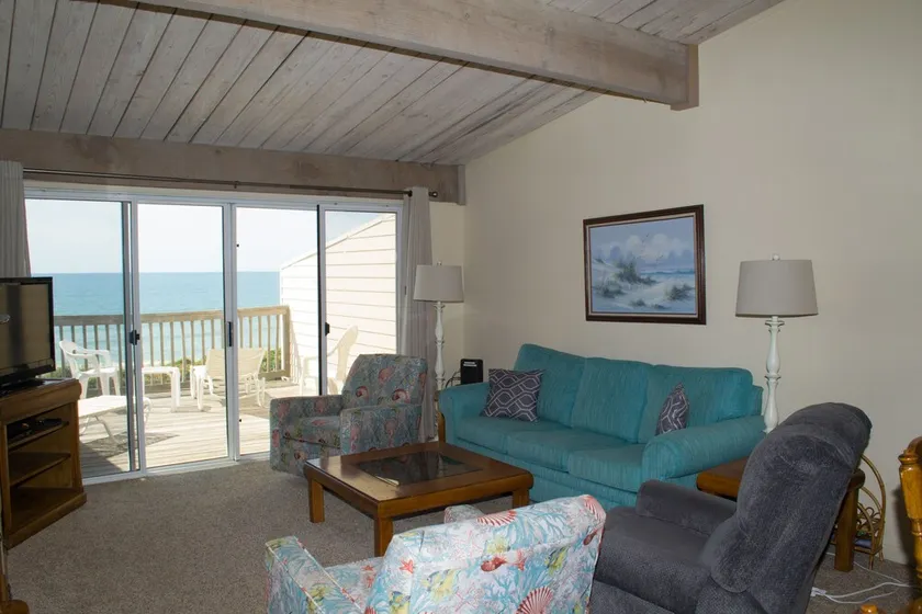 MULTI-NIVEAUX, OCEANFRONT - PROFITEZ DES COMMODITÉS DE PORTÉE DE BEACON - Image 1